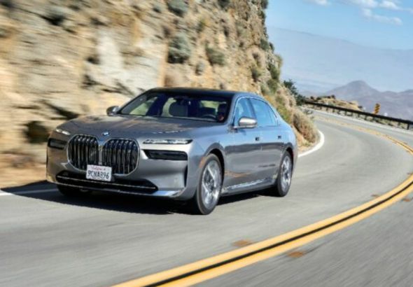 BMW i7 Luxury Electric Sedan Sales